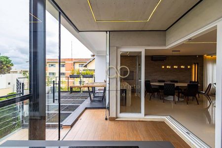 16_photo/94dce15a79.0c4965686179a2be-ATLAS-073f48fe-6ce5-41fd-877d-e6b3192b4e69.jpg de casa à venda com 3 quartos, 326m² em Vista Alegre, Curitiba