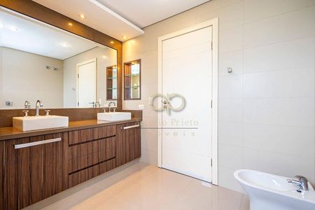 30_photo/94dce15a79.0c4965686179a2be-ATLAS-2b769a1b-e82e-45cd-a5f4-ecd91b632891.jpg de casa à venda com 3 quartos, 326m² em Vista Alegre, Curitiba