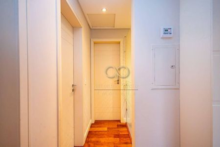 39_photo/94dce15a79.0c4965686179a2be-ATLAS-85b20d5c-e6a2-4ba7-903d-3da4d2f652be.jpg de casa à venda com 3 quartos, 326m² em Vista Alegre, Curitiba