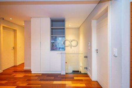 42_photo/94dce15a79.0c4965686179a2be-ATLAS-bf21609d-c38d-4fcd-924d-9c8e08e64fb2.jpg de casa à venda com 3 quartos, 326m² em Vista Alegre, Curitiba