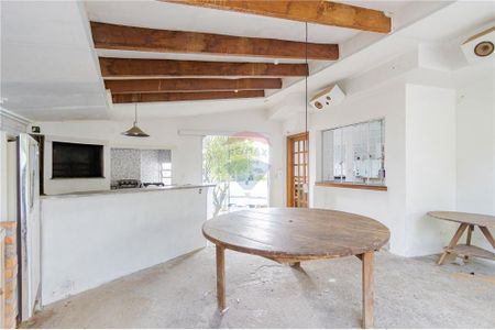 7_photo/94dce15adf.6618d879b31b9a75-ATLAS-2c67fce1-dc3e-4ef6-8fa9-8f73fa5c84f0.jpg de casa à venda com 4 quartos, 188m² em Vista Alegre, Curitiba