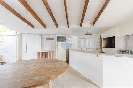 11_photo/94dce15adf.6618d879b31b9a75-ATLAS-2d70dbab-fd20-4f1a-b33a-7da17ae9978d.jpg de casa à venda com 4 quartos, 188m² em Vista Alegre, Curitiba