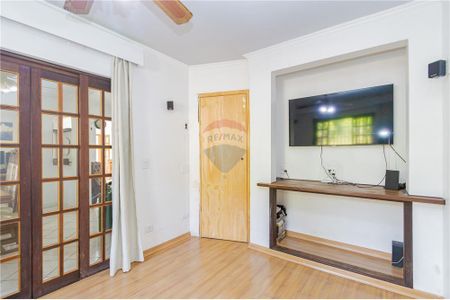 7_photo/94dce15adf.6618d879b31b9a75-ATLAS-6da55ab9-fa0f-4ec0-b5b9-aeba1d04a787.jpg de casa à venda com 4 quartos, 188m² em Vista Alegre, Curitiba