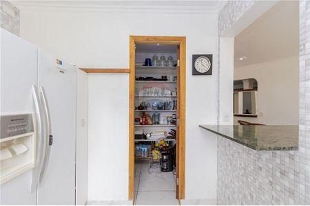 7_photo/94dce15adf.6618d879b31b9a75-ATLAS-719b2c1c-cf06-4132-b017-55e3bb0f8cf8.jpg de casa à venda com 4 quartos, 188m² em Vista Alegre, Curitiba