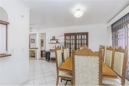 9_photo/94dce15adf.6618d879b31b9a75-ATLAS-97fdb7f1-a3d5-42de-8dfb-a1360e1101ba.jpg de casa à venda com 4 quartos, 188m² em Vista Alegre, Curitiba