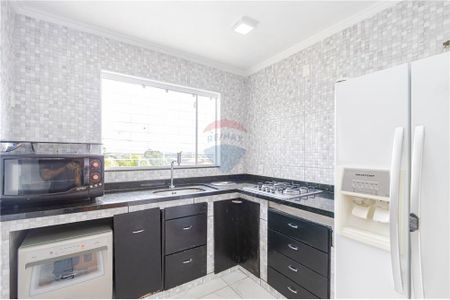 6_photo/94dce15adf.6618d879b31b9a75-ATLAS-b9d4c96d-de01-4ef2-8f6d-be6d40b92d80.jpg de casa à venda com 4 quartos, 188m² em Vista Alegre, Curitiba