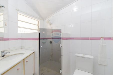 9_photo/94dce15adf.6618d879b31b9a75-ATLAS-dd3abca7-8c2c-4d1b-befd-88e08368f8cf.jpg de casa à venda com 4 quartos, 188m² em Vista Alegre, Curitiba