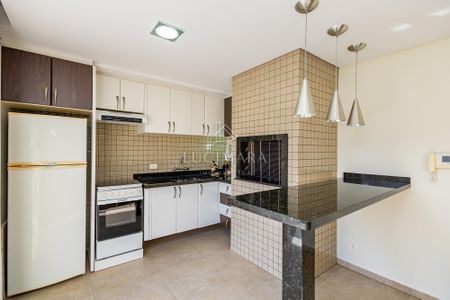 2_photo/94dce15b31.526b8d0f117d2dc5-ATLAS-2365b68d-e084-4052-9000-e5f073a4529c.jpg de casa à venda com 3 quartos, 240m² em Vista Alegre, Curitiba