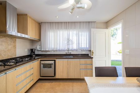 8_photo/94dce15b31.526b8d0f117d2dc5-ATLAS-6660206b-ff3e-4e4a-9034-0d01d8bdb653.jpg de casa à venda com 3 quartos, 240m² em Vista Alegre, Curitiba