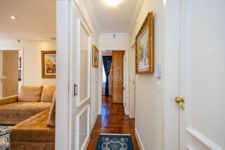 10_photo/94dce15b31.526b8d0f117d2dc5-ATLAS-9dab7a54-7c1d-4c93-ace2-c7a01dfb11cd.jpg de casa à venda com 3 quartos, 240m² em Vista Alegre, Curitiba