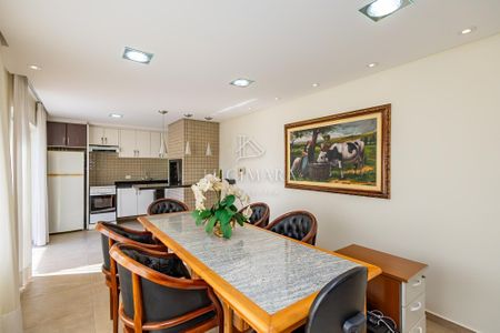 7_photo/94dce15b31.526b8d0f117d2dc5-ATLAS-dcfb7c9e-7141-41df-b677-eab806f4abdd.jpg de casa à venda com 3 quartos, 240m² em Vista Alegre, Curitiba