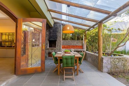 10_photo/94dce15b63.826aa08d214c4ef3-ATLAS-afee64f0-6b92-4e8f-bbc2-a8ea18584109.jpg de casa à venda com 4 quartos, 199m² em Vista Alegre, Curitiba