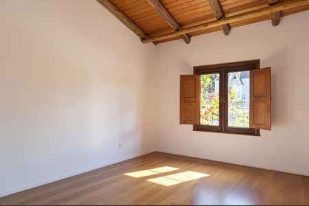 3_photo/94dce15b63.826aa08d214c4ef3-ATLAS-bfba6d3b-dd82-42ea-9d86-fac569db43a9.jpg de casa à venda com 4 quartos, 199m² em Vista Alegre, Curitiba