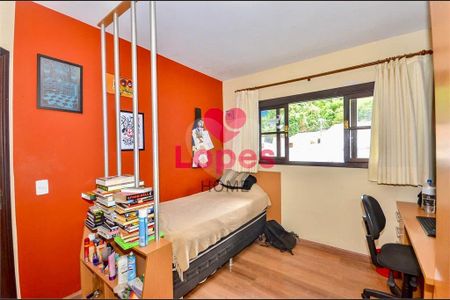 9_photo/94dce15b73.ef7c58586888ab74-ATLAS-eabfe35e-e0da-417a-b3c1-a04a102f61d3.jpg de casa à venda com 4 quartos, 271m² em Vista Alegre, Curitiba