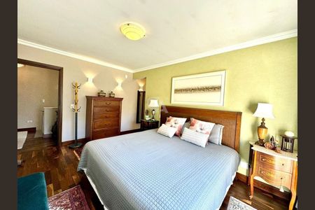 23_photo/94dce15ce1.040929e4059d90de-ATLAS-3ec08bd8-8cbe-4cda-b65f-9bb6fc5a1aa6.jpg de casa à venda com 4 quartos, 460m² em Vista Alegre, Curitiba