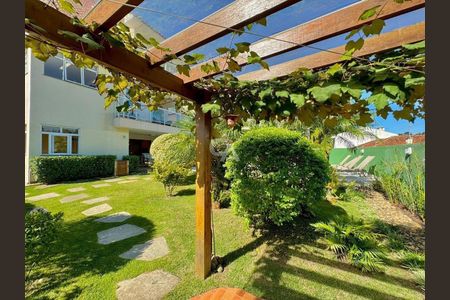 2_photo/94dce15ce1.040929e4059d90de-ATLAS-e95af470-e996-420e-8c9a-735cc0adc71b.jpg de casa à venda com 4 quartos, 460m² em Vista Alegre, Curitiba