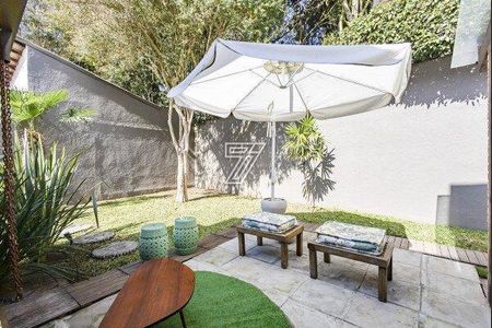 39_photo/94dce15d69.e8818d4a5c5dde9d-ATLAS-0dc365e3-abcc-48a1-9f39-1b498693025e.jpg de casa à venda com 4 quartos, 437m² em Vista Alegre, Curitiba