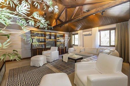 31_photo/94dce15d69.e8818d4a5c5dde9d-ATLAS-6fc4f0b3-6147-4843-94c9-435eea7d3b4b.jpg de casa à venda com 4 quartos, 437m² em Vista Alegre, Curitiba