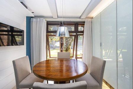 48_photo/94dce15d69.e8818d4a5c5dde9d-ATLAS-e6b6e8dc-b4df-4fb5-9652-9ea659059e6f.jpg de casa à venda com 4 quartos, 437m² em Vista Alegre, Curitiba