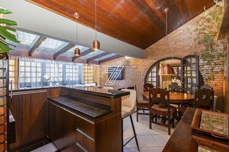 8_photo/94dce15d69.e8818d4a5c5dde9d-ATLAS-ffa423e7-b0f5-4a4f-ad3f-68044bbf4b64.jpg de casa à venda com 4 quartos, 437m² em Vista Alegre, Curitiba