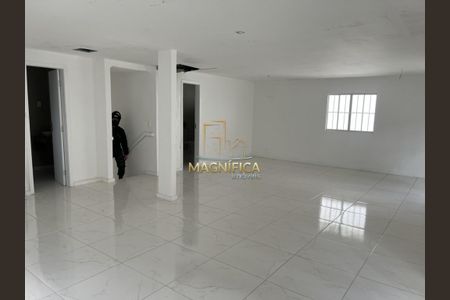 4_photo/94dce16223.ad8676e9e0ac76fa-ATLAS-3d869b9a-9fad-4611-8e35-31a0f2220a5a.jpg de casa para alugar com 1 quarto, 384m² em Mercês, Curitiba