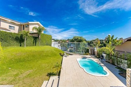 48_photo/94dce162ad.9b0e853e47463488-ATLAS-bd237c4e-06b9-4199-bc87-a3078db1f565.jpg de casa à venda com 4 quartos, 348m² em Santo Inácio, Curitiba