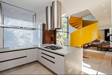 6_photo/94dce1632b.ceff8192393c33de-ATLAS-646cab6c-5a9e-4e4f-b46c-53e5145d5ae7.jpg de casa à venda com 3 quartos, 452m² em Santo Inácio, Curitiba