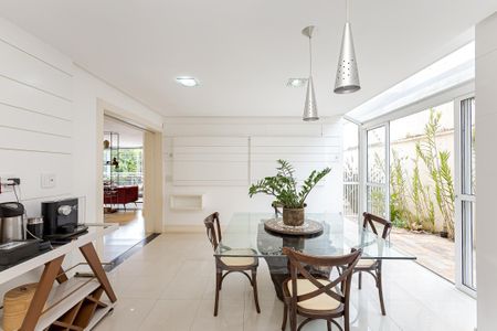 15_photo/94dce165dd.dfdf3a77207432af-ATLAS-eaff2384-3a5e-4f50-b4c3-e4e2ffa99b6e.jpg de casa à venda com 4 quartos, 463m² em Cascatinha, Curitiba