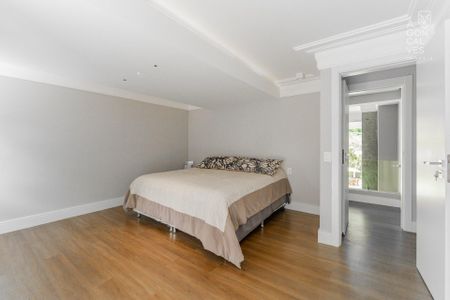 6_photo/94dce167f3.74dbc9aa7d3e0758-ATLAS-c9911de3-9d0a-4a51-9223-d767c1ca7baa.jpg de casa à venda com 3 quartos, 375m² em Cascatinha, Curitiba