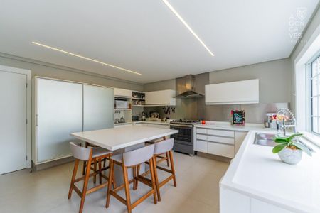 4_photo/94dce167f3.74dbc9aa7d3e0758-ATLAS-ee27a35a-6960-48b3-a65a-3b3adc29abaf.jpg de casa à venda com 3 quartos, 375m² em Cascatinha, Curitiba