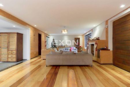 3_photo/94dce16d93.6721d330cc8d7611-ATLAS-a7d6ba73-3013-496f-bc62-b8a2bf54ce40.jpg de casa à venda com 4 quartos, 420m² em Cascatinha, Curitiba