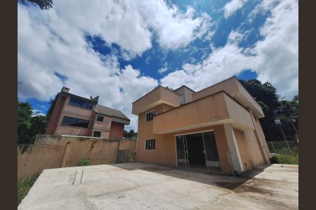 3_photo/94dce16de7.bdf1def5ceb5107f-ATLAS-39e72adb-595c-46cf-95f2-b99a071cc42c.jpg de casa à venda com 4 quartos, 360m² em Cascatinha, Curitiba