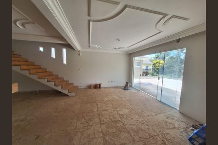 2_photo/94dce16de7.bdf1def5ceb5107f-ATLAS-61ba043c-8caf-437b-90a6-52d58b54aa67.jpg de casa à venda com 4 quartos, 360m² em Cascatinha, Curitiba