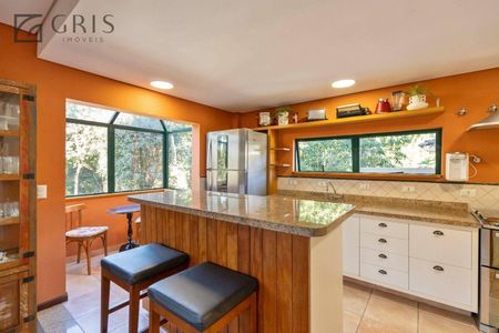 8_photo/94dce16de9.007d8801227075bf-ATLAS-b34b7eac-81da-4e3e-a4ed-3f757df0803f.jpg de casa à venda com 3 quartos, 350m² em Cascatinha, Curitiba