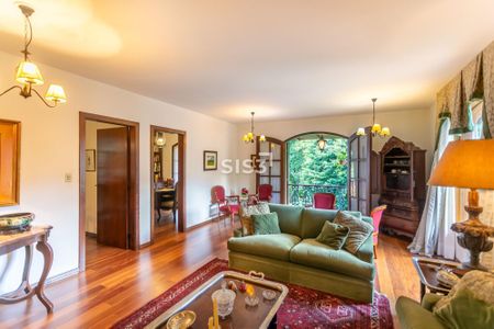 8_photo/94dce16deb.69530a6104d48ca1-ATLAS-378544d0-73f7-4df1-90e9-3e94c15f7ea9.jpg de casa à venda com 3 quartos, 413m² em Cascatinha, Curitiba