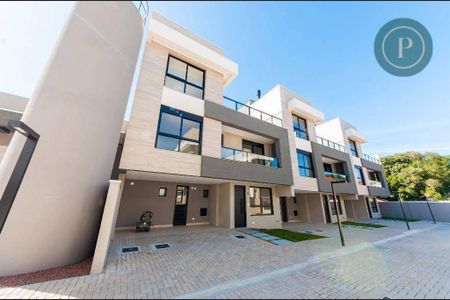 7_photo/94dce17509.2f15d505e37c7ac5-ATLAS-35cf15f4-c728-471f-ad84-eec4994b8d2d.jpg de casa à venda com 3 quartos, 161m² em Santa Felicidade, Curitiba