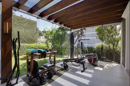 14_photo/94dce1773f.df8ad18b6ea2b8cf-ATLAS-94a8e28c-cf8a-4bb8-a617-b992672f1b00.jpg de casa de condomínio à venda com 4 quartos, 945m² em São Braz, Curitiba