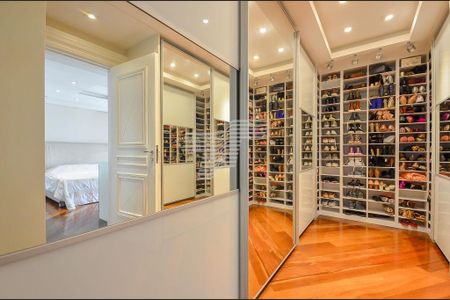 8_photo/94dce179bd.c48b7c1e58d559fc-ATLAS-5b3f69b4-164a-4ce5-bee5-01af95a6a52a.jpg de casa de condomínio à venda com 5 quartos, 1350m² em Cascatinha, Curitiba