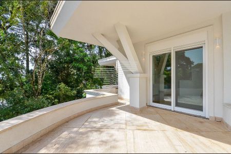 7_photo/94dce179bd.c48b7c1e58d559fc-ATLAS-e453af0a-5e43-4920-b037-565516f8a590.jpg de casa de condomínio à venda com 5 quartos, 1350m² em Cascatinha, Curitiba