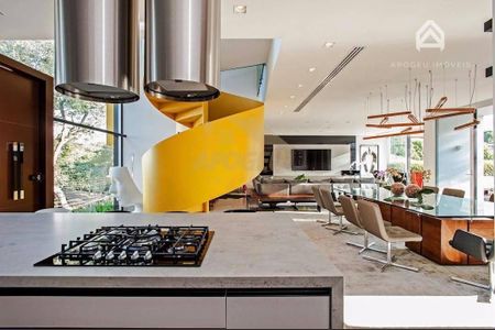 13_photo/94dce17d2d.c1dc00249eefaead-ATLAS-8869f13a-3e2f-4638-a97f-d17dceca6bb8.jpg de casa à venda com 3 quartos, 452m² em Santo Inácio, Curitiba