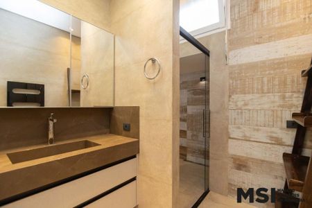 11_photo/94dce17d2d.c1dc00249eefaead-ATLAS-995ea238-89ea-480a-b5da-9a0e31dad5c8.jpg de casa à venda com 3 quartos, 452m² em Santo Inácio, Curitiba