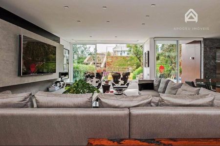 4_photo/94dce17d2d.c1dc00249eefaead-ATLAS-a56c8c7d-51ec-4ddf-95d0-95c9f3a3253e.jpg de casa à venda com 3 quartos, 452m² em Santo Inácio, Curitiba