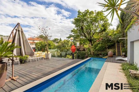 12_photo/94dce17d2d.c1dc00249eefaead-ATLAS-a834711e-df3a-444f-8b78-b454a2485b7a.jpg de casa à venda com 3 quartos, 452m² em Santo Inácio, Curitiba