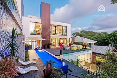 38_photo/94dce17d2d.c1dc00249eefaead-ATLAS-b9a8fb4d-df1b-4bd3-ab27-1e3dd787d169.jpg de casa à venda com 3 quartos, 452m² em Santo Inácio, Curitiba