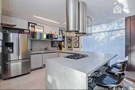 47_photo/94dce17d2d.c1dc00249eefaead-ATLAS-c72b79cb-50fc-4341-9303-51db47dea0cf.jpg de casa à venda com 3 quartos, 452m² em Santo Inácio, Curitiba