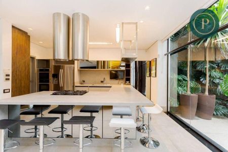 11_photo/94dce17d4b.a9fe67ee86852afe-ATLAS-abebbad3-c242-4aa2-a5fc-28d8a68bbe3f.jpg de casa à venda com 3 quartos, 453m² em Santo Inácio, Curitiba