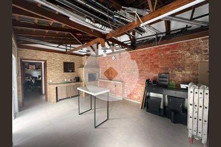 32_photo/94dce17d8b.ae3d86bef28e162d-ATLAS-be25e061-6635-46e5-91da-c6fad244ee16.jpg de casa à venda com 3 quartos, 240m² em Santo Inácio, Curitiba