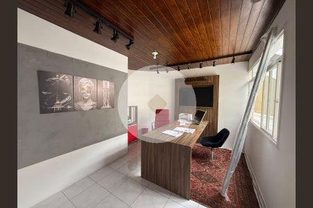 20_photo/94dce17d8b.ae3d86bef28e162d-ATLAS-cf2488a5-d24f-4c2d-9858-a271296311de.jpg de casa à venda com 3 quartos, 240m² em Santo Inácio, Curitiba