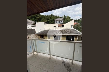 27_photo/94dce17d8b.ae3d86bef28e162d-ATLAS-d3d00ffd-536a-482d-8b66-97c6064ef569.jpg de casa à venda com 3 quartos, 240m² em Santo Inácio, Curitiba