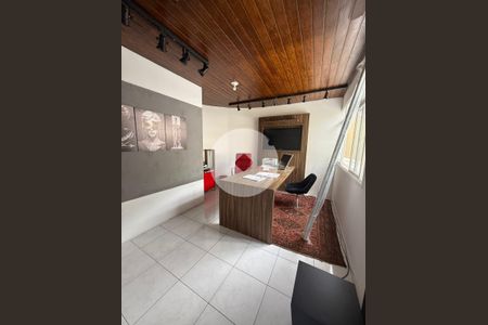 25_photo/94dce17d8b.ae3d86bef28e162d-ATLAS-ff2c387f-2856-4c88-883f-2a42ce381de5.jpg de casa à venda com 3 quartos, 240m² em Santo Inácio, Curitiba